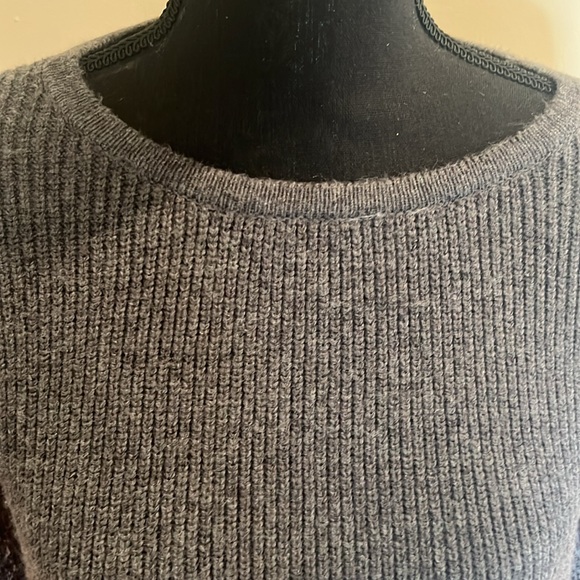 Vince Camuto Sweater - Picture 4 of 8